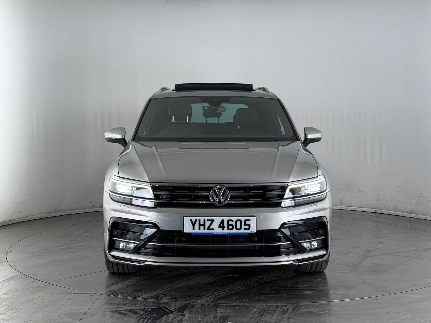 Used Volkswagen Tiguan 2018 for sale - 76468476: Photo 2