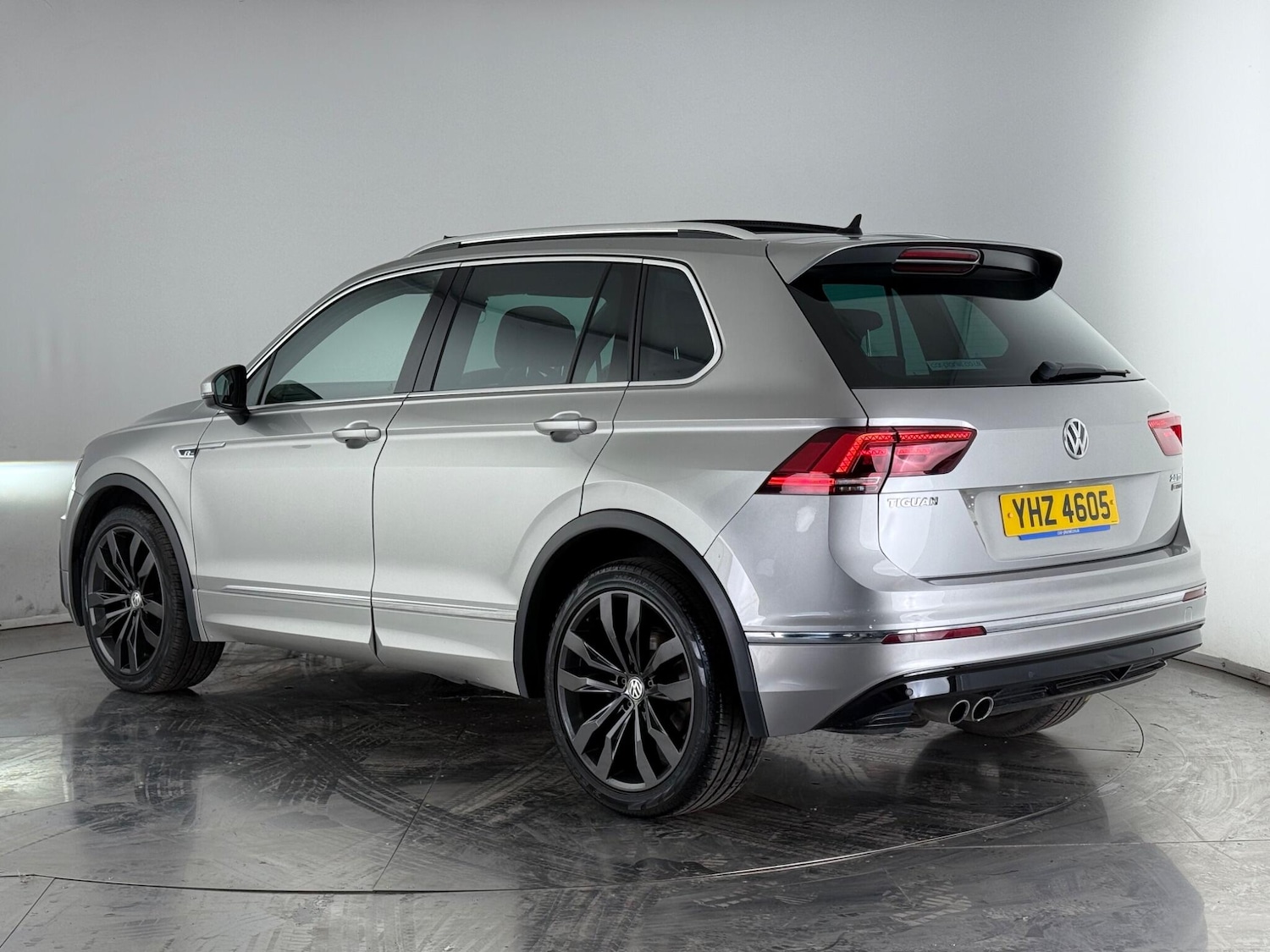 Used Volkswagen Tiguan 2018 for sale - 76468476: Photo 4