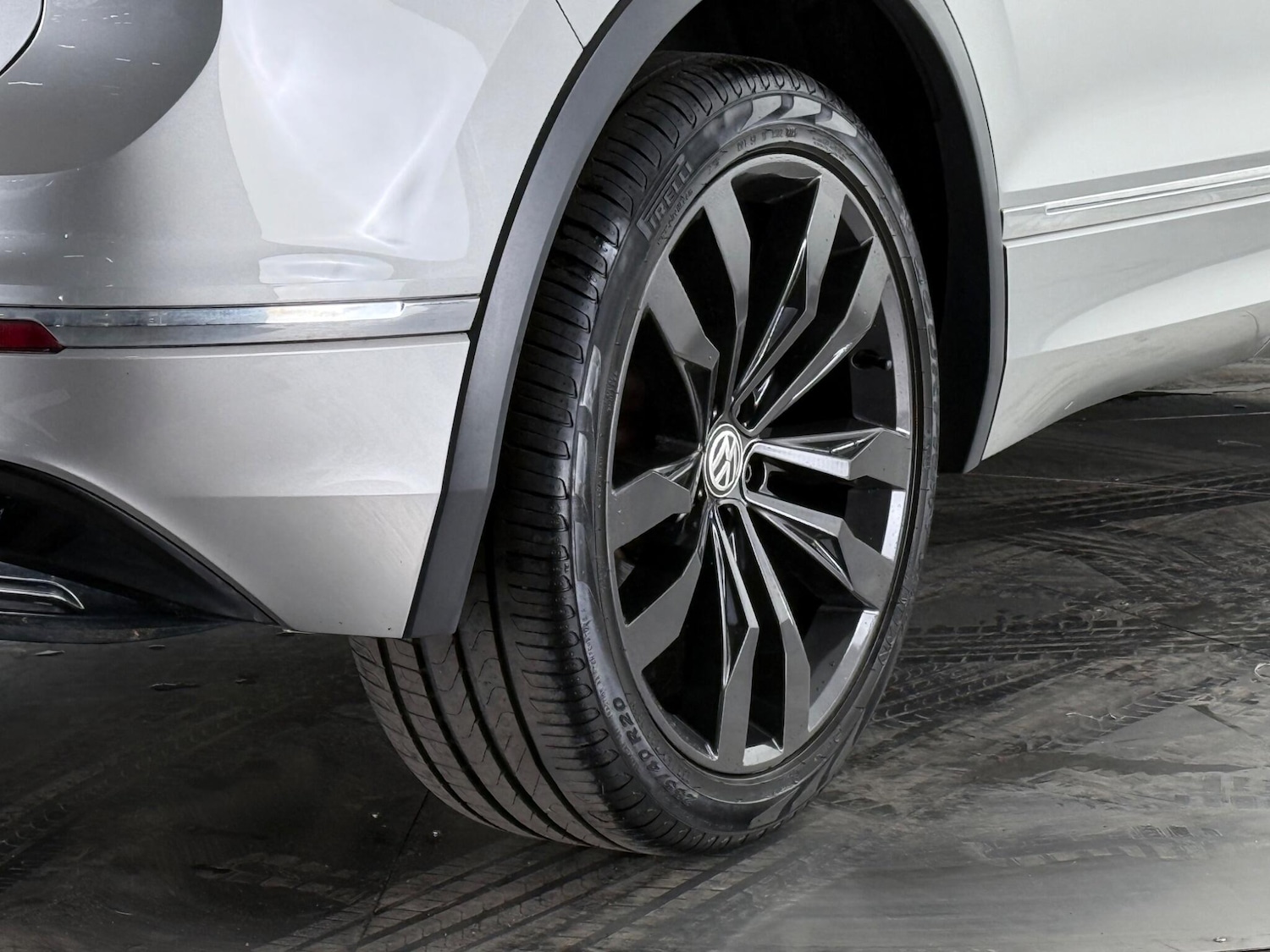 Used Volkswagen Tiguan 2018 for sale - 76468476: Photo 5