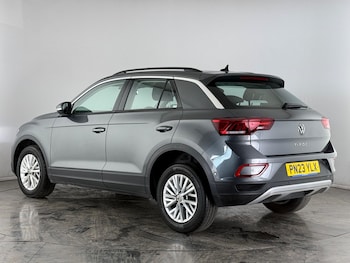 Used Volkswagen T-Roc 2023 for sale - 77909893: Photo