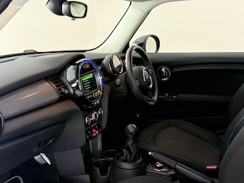 Used MINI Hatch 2018 for sale - 79013253: Photo