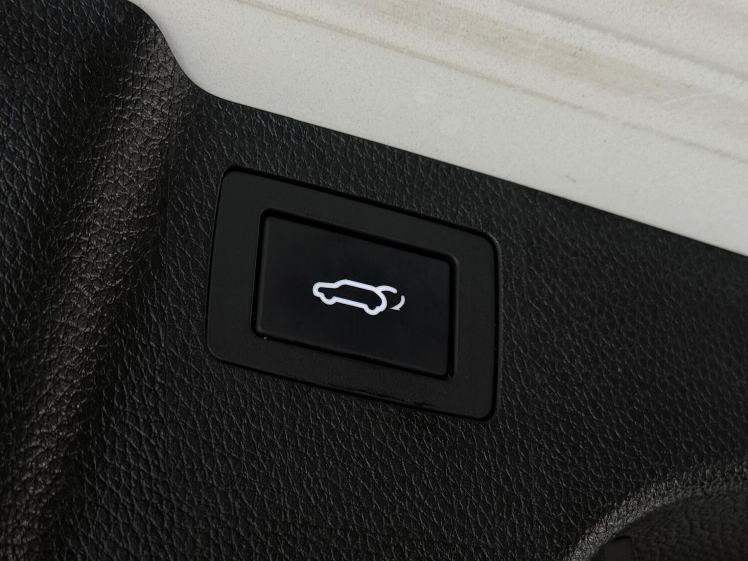 Used Hyundai Santa Fe 2016 for sale - 78107127: Photo 11