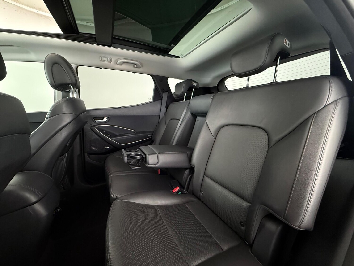 Used Hyundai Santa Fe 2016 for sale - 78107127: Photo 15