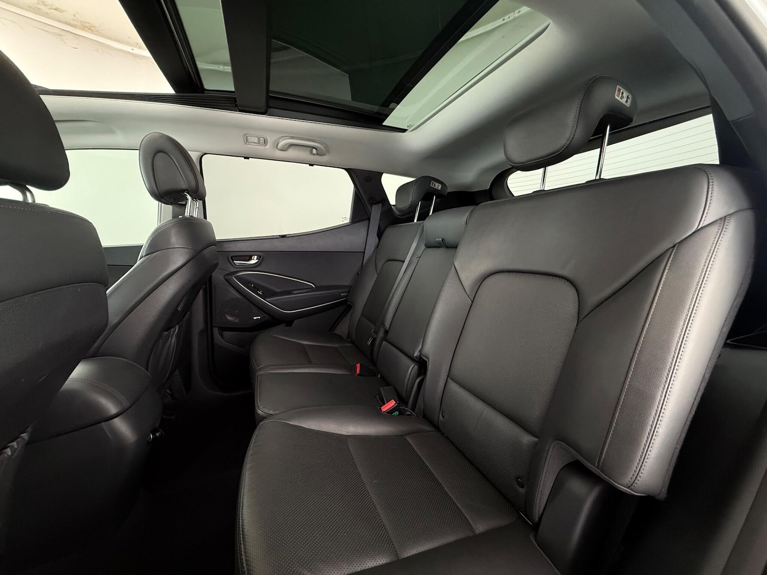 Used Hyundai Santa Fe 2016 for sale - 78107127: Photo 16