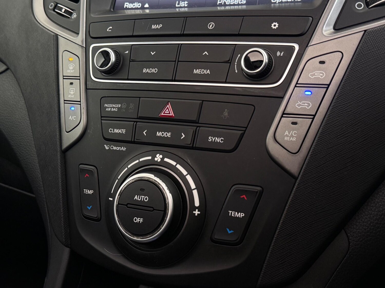 Used Hyundai Santa Fe 2016 for sale - 78107127: Photo 31