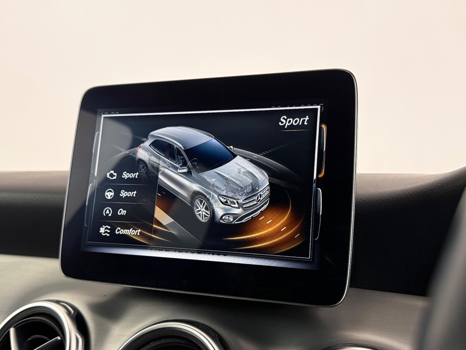 Used Mercedes-Benz GLA 2018 for sale - 77221494: Photo 32