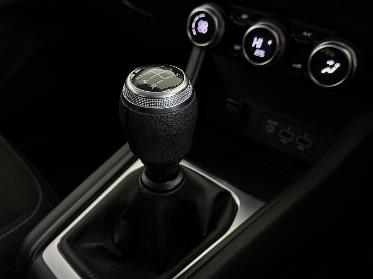 Used Renault Captur 2020 for sale - 77181107: Photo 34