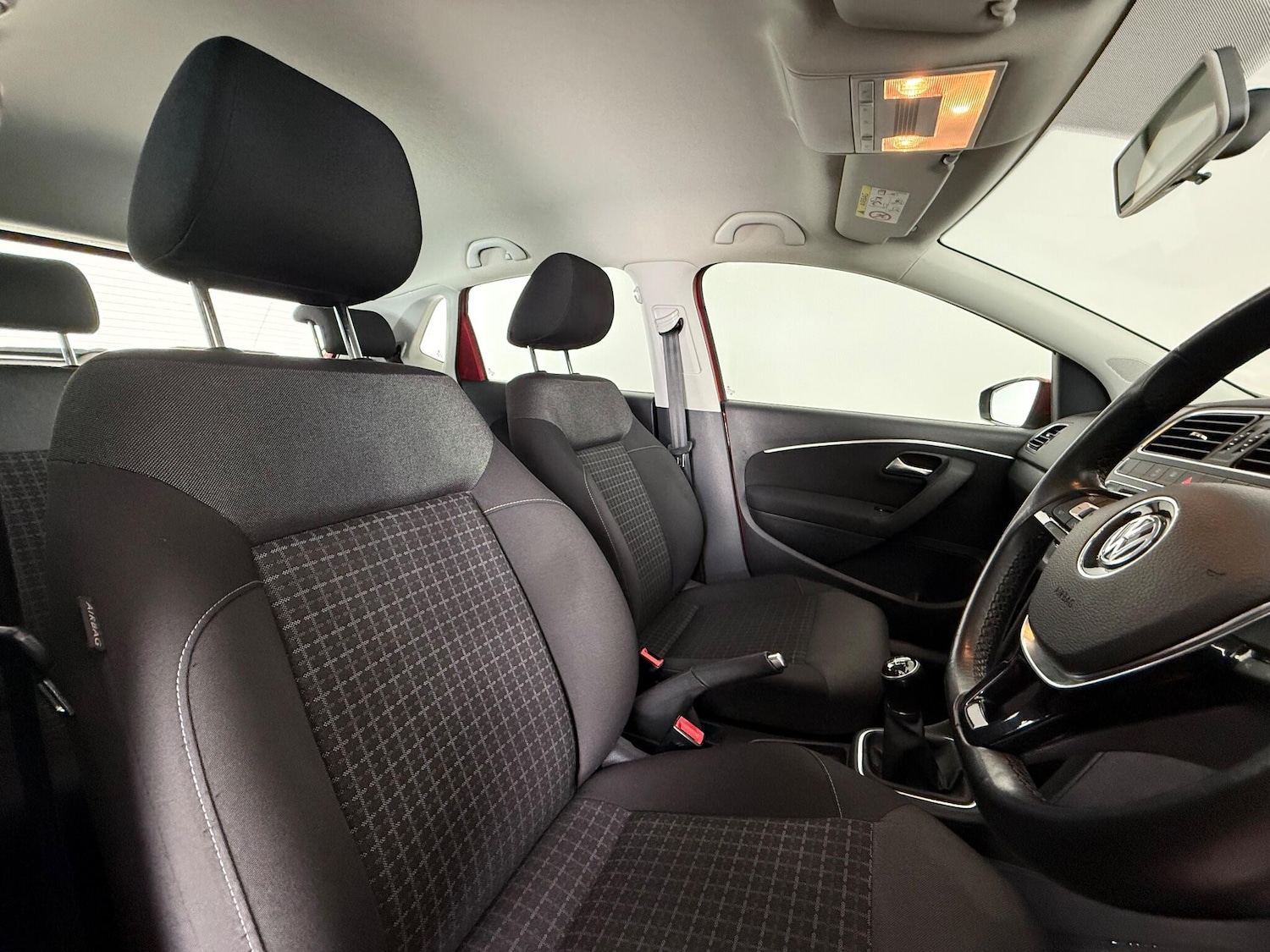 Used Volkswagen Polo 2016 for sale - 76468631: Photo 14