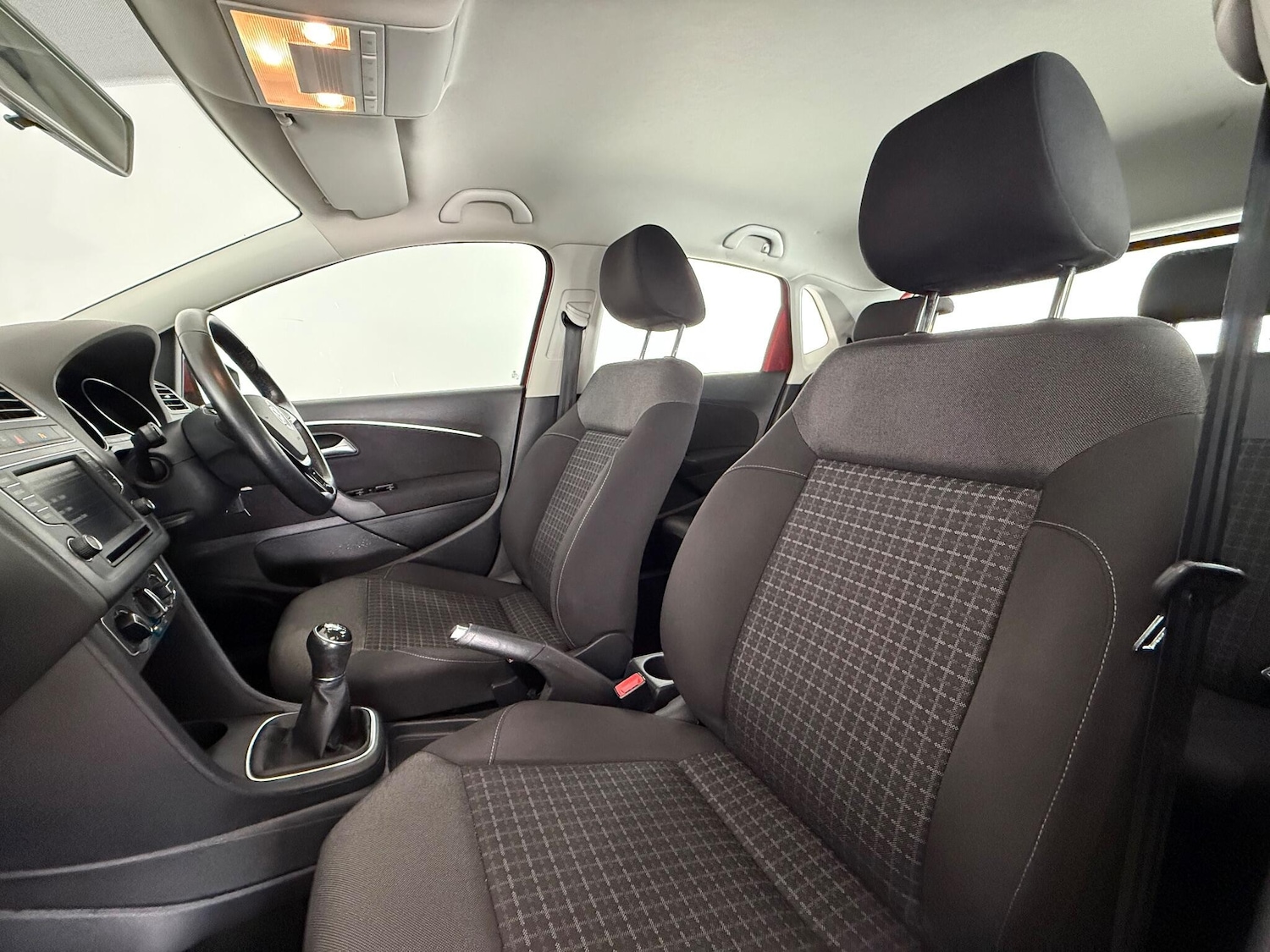 Used Volkswagen Polo 2016 for sale - 76468631: Photo 15