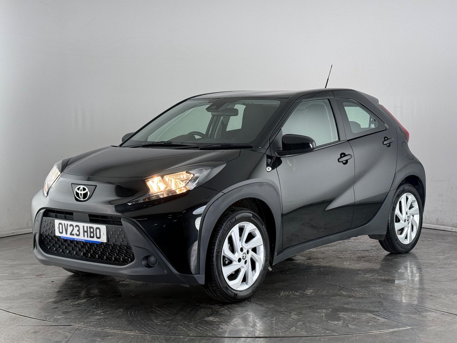Used Toyota Aygo X 2023 for sale - 77222273: Photo 2