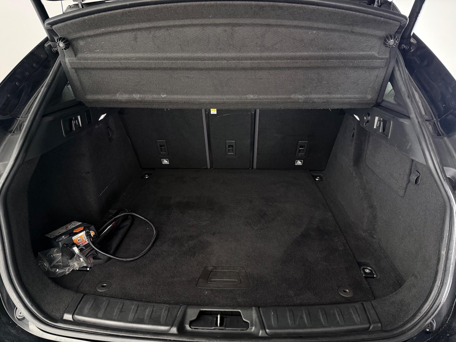 Used Jaguar F-Pace 2017 for sale - 76468737: Photo 12