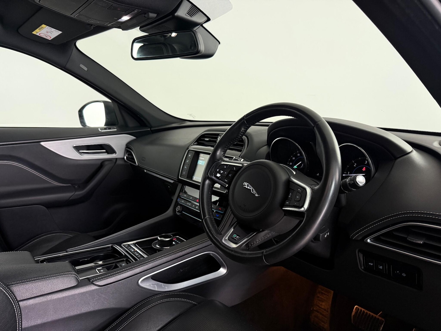 Used Jaguar F-Pace 2017 for sale - 76468737: Photo 15