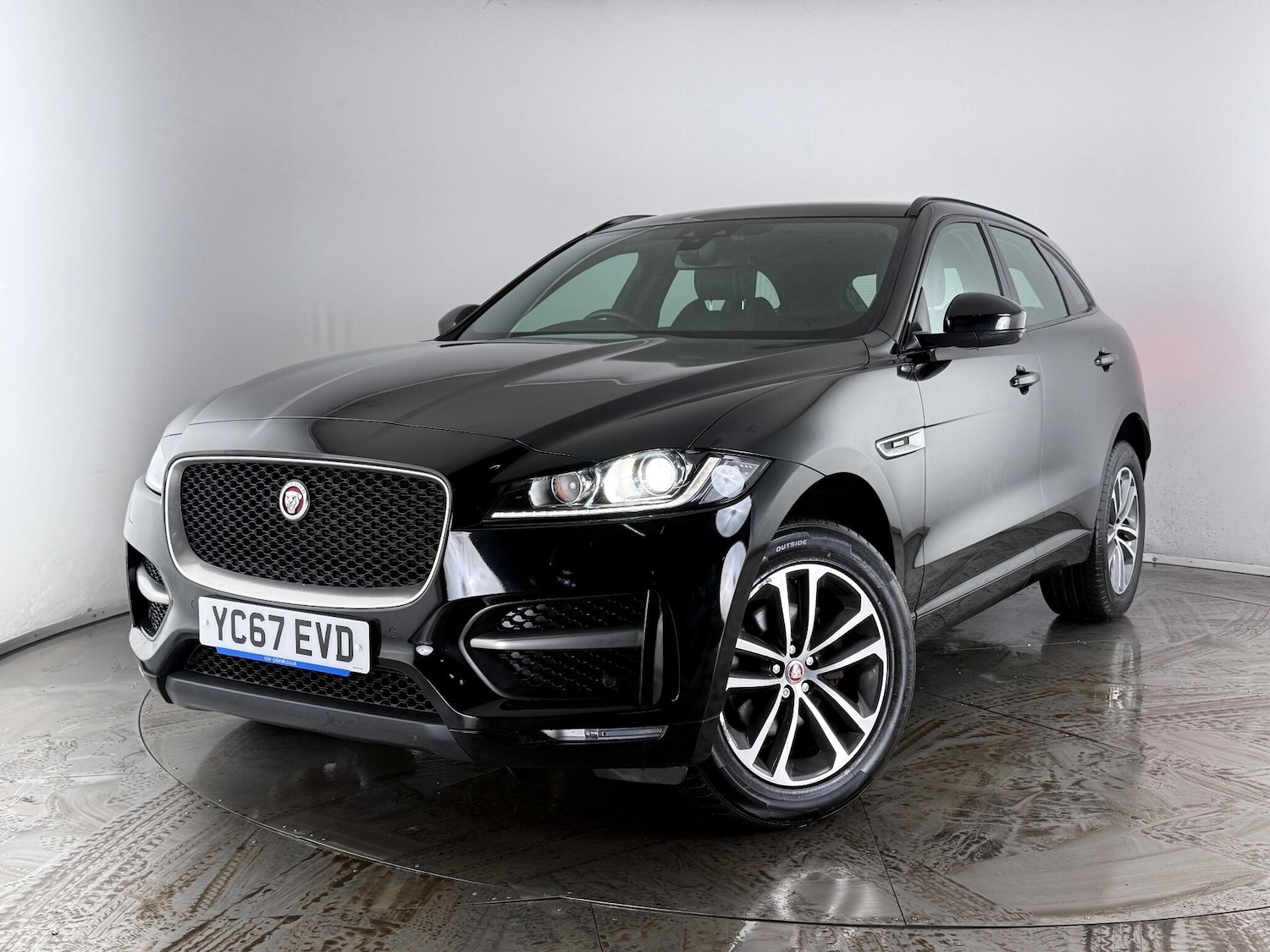Used Jaguar F-Pace 2017 for sale - 76468737: Photo 43