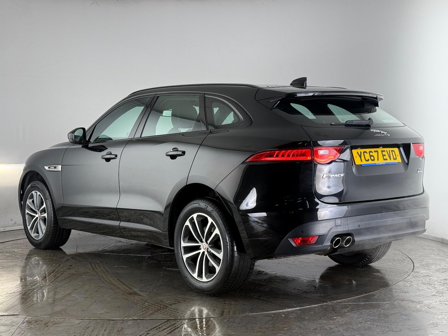Used Jaguar F-Pace 2017 for sale - 76468737: Photo 5