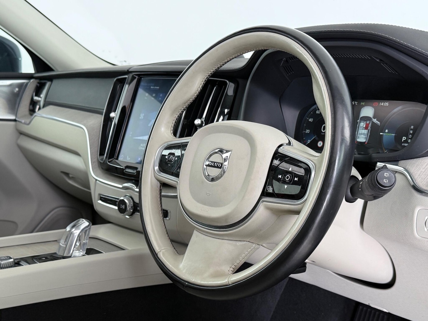 Used Volvo XC60 2017 for sale - 76468382: Photo 15