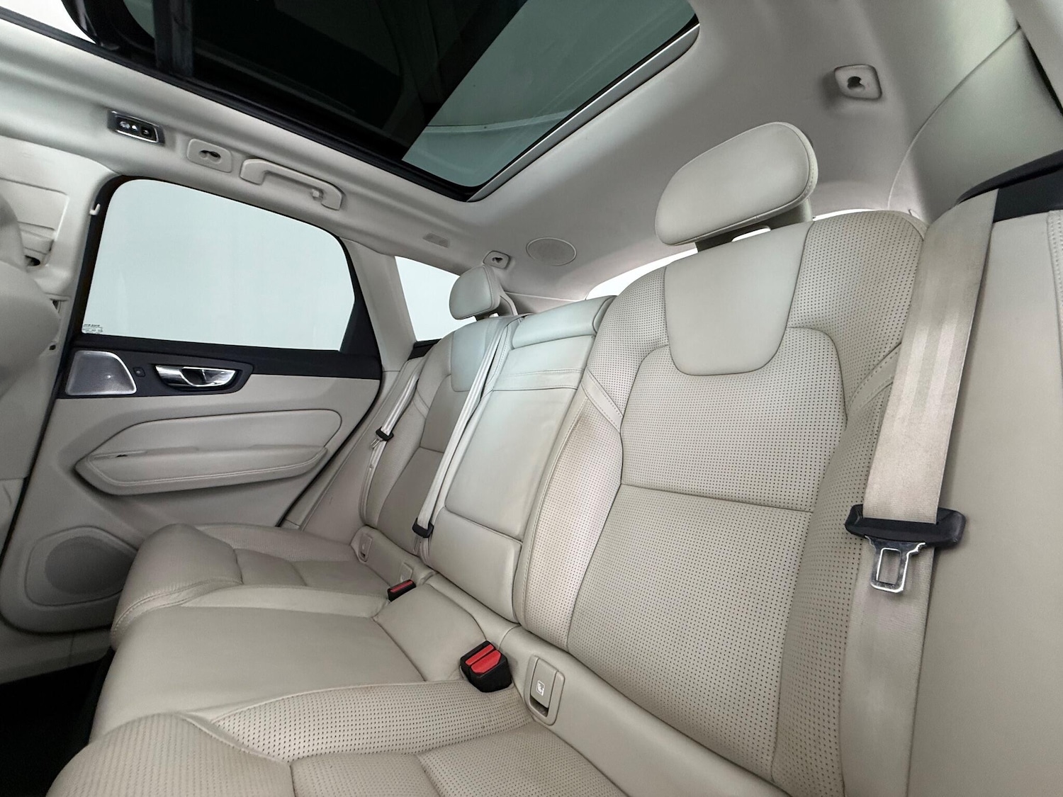 Used Volvo XC60 2017 for sale - 76468382: Photo 19