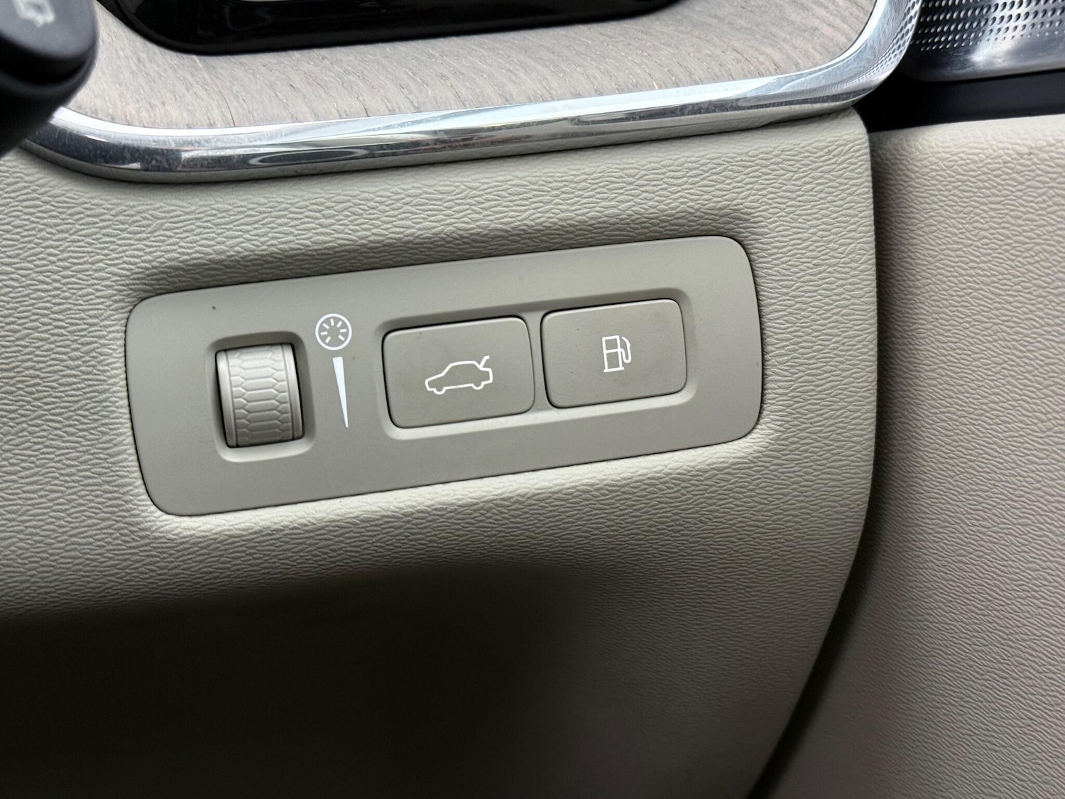 Used Volvo XC60 2017 for sale - 76468382: Photo 30