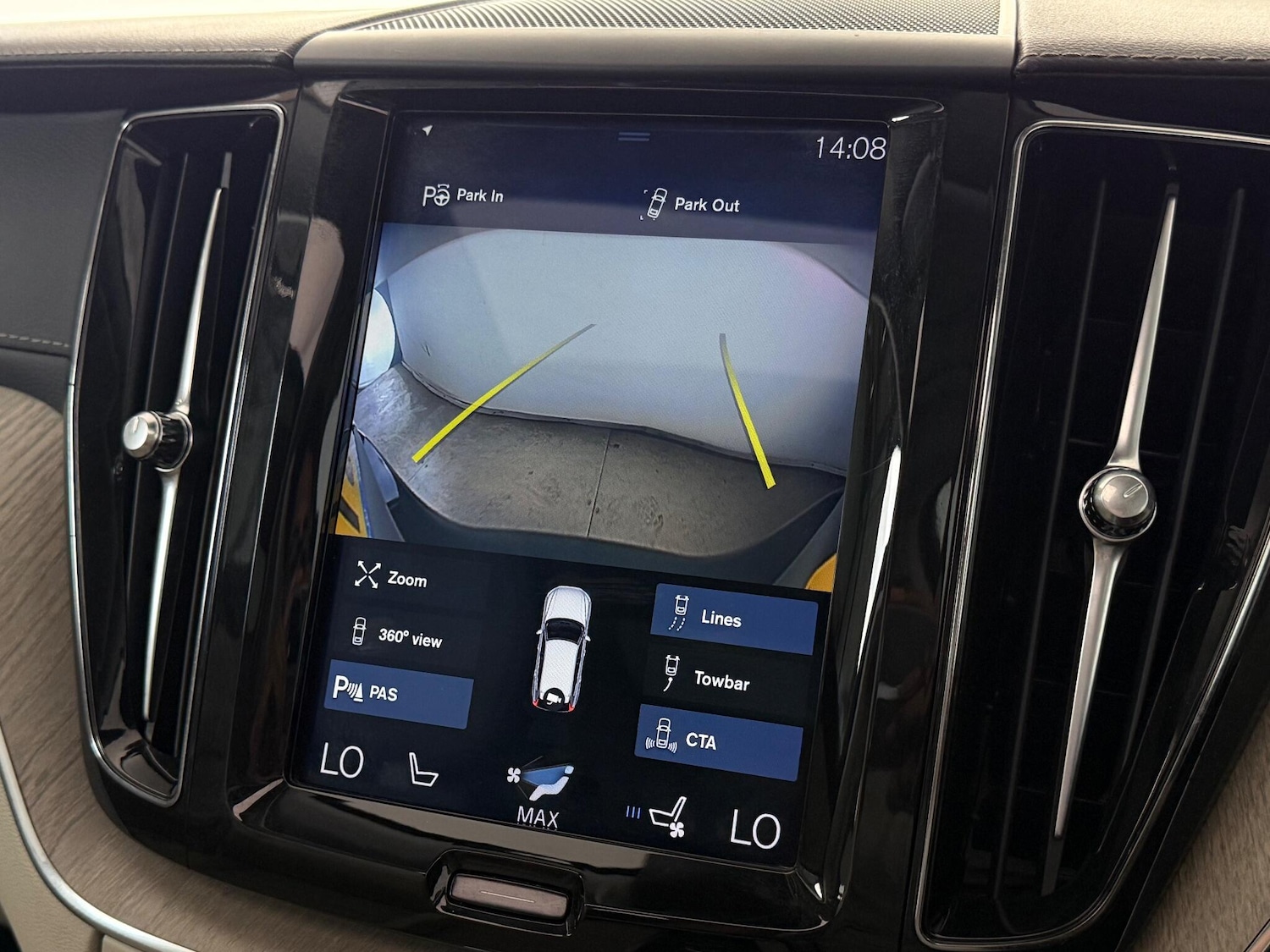 Used Volvo XC60 2017 for sale - 76468382: Photo 41