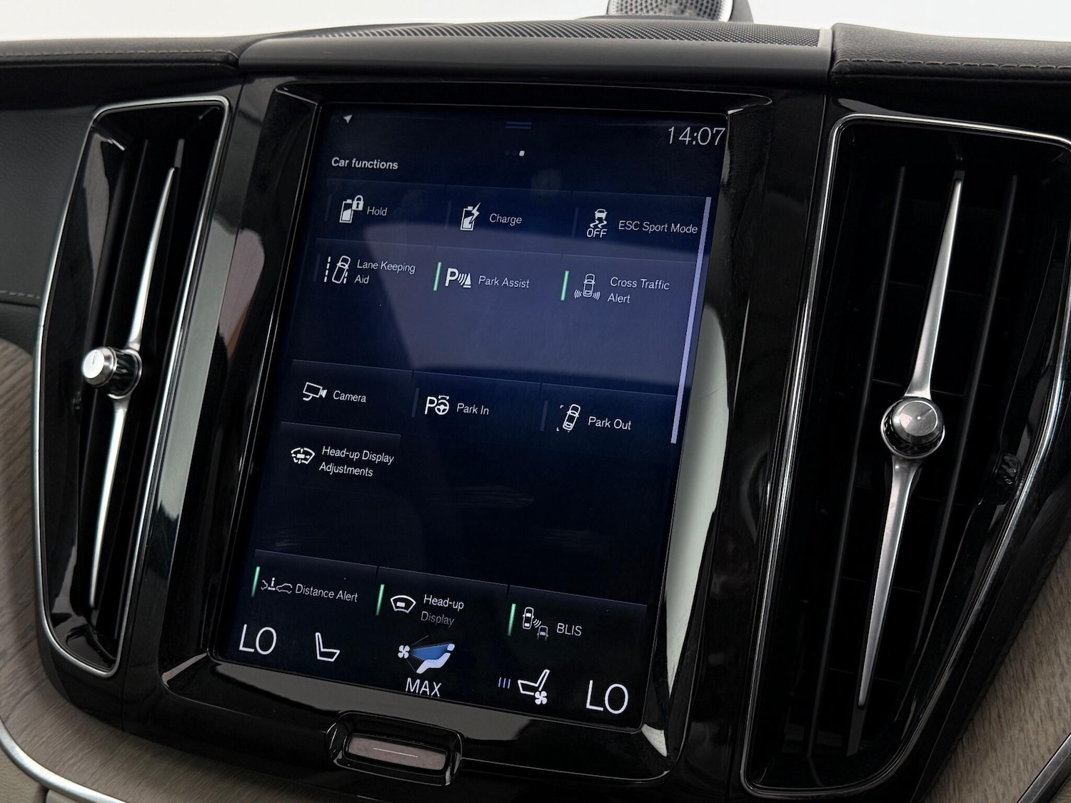 Used Volvo XC60 2017 for sale - 76468382: Photo 42