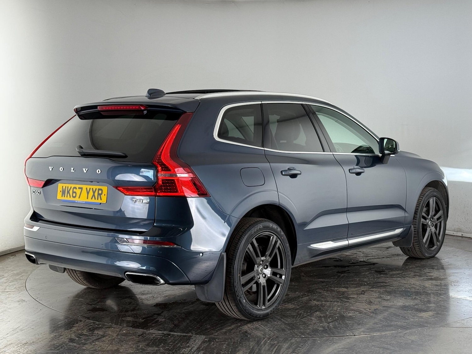 Used Volvo XC60 2017 for sale - 76468382: Photo 5