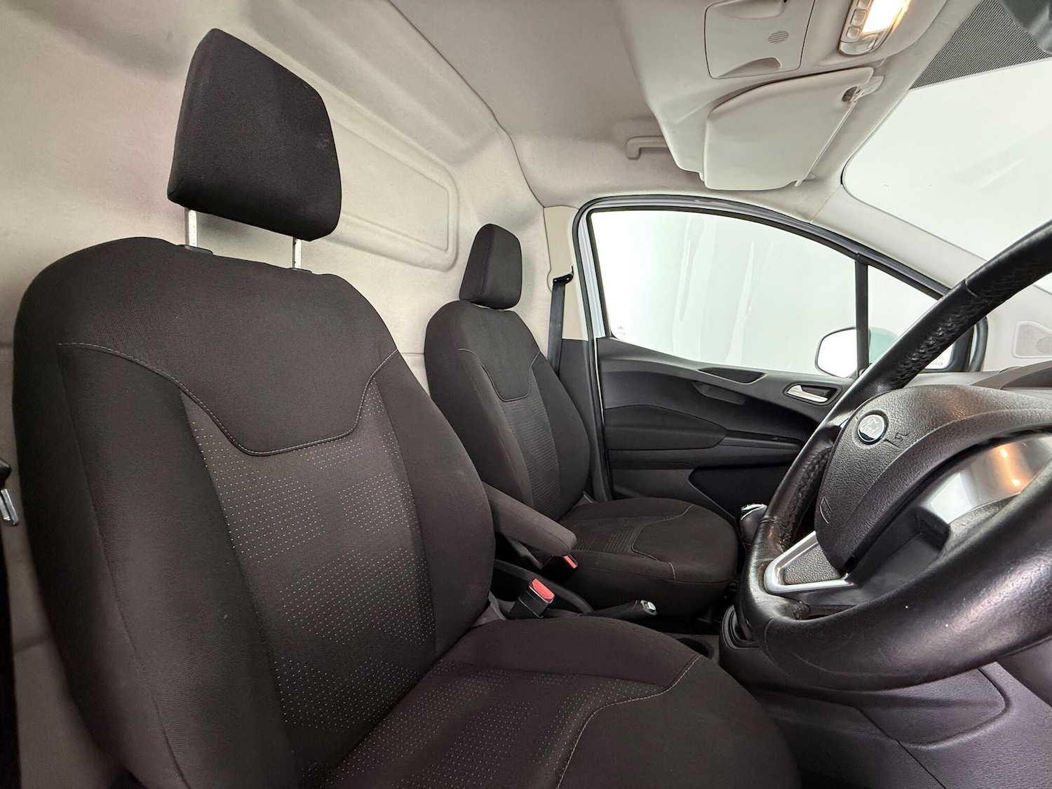 Used Ford Transit Courier 2017 for sale - 77222224: Photo 11