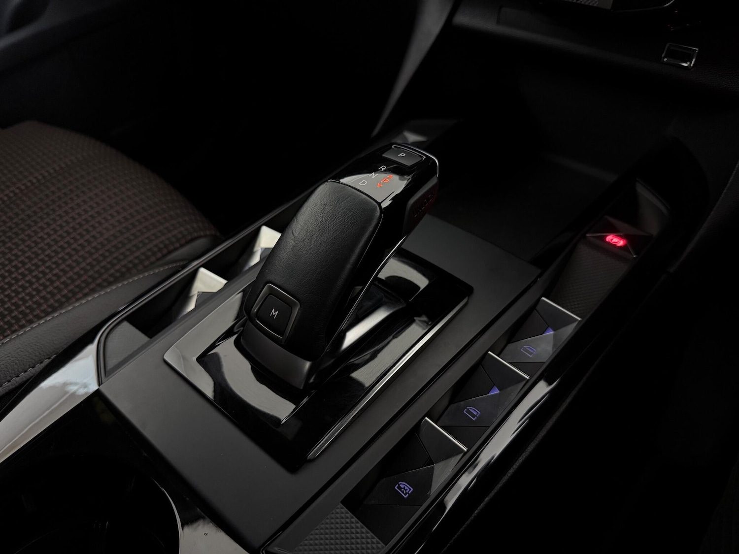 Used DS Automobiles DS 3 Crossback 2023 for sale - 76537760: Photo 44