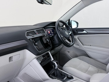 Used Volkswagen Tiguan Allspace 2023 for sale - 79581899: Photo