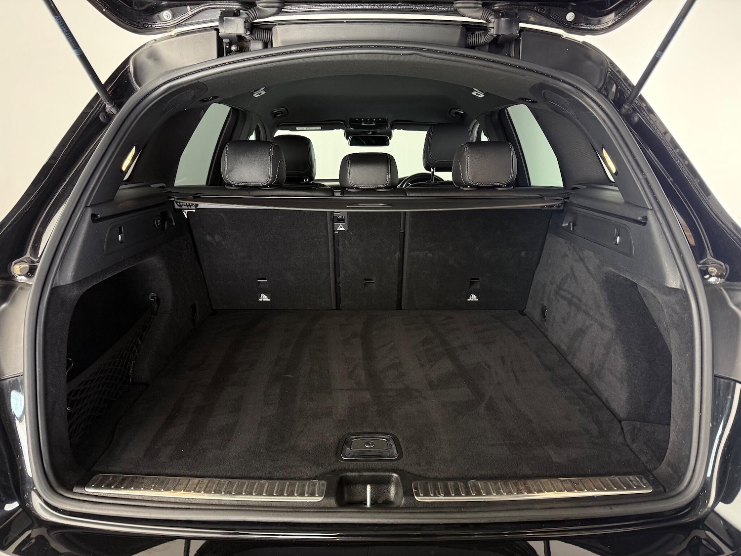 Used Mercedes-Benz GLC 2018 for sale - 76468105: Photo 10