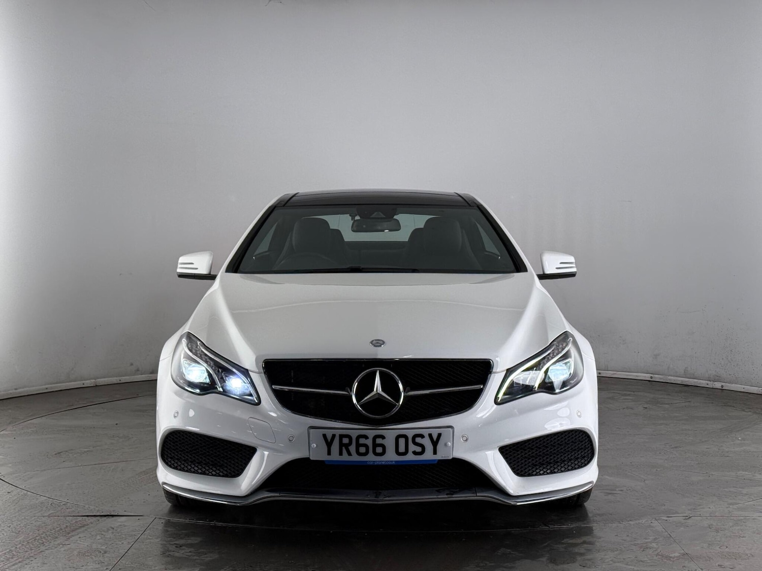 Used Mercedes-Benz E Class 2016 for sale - 77484683: Photo 2