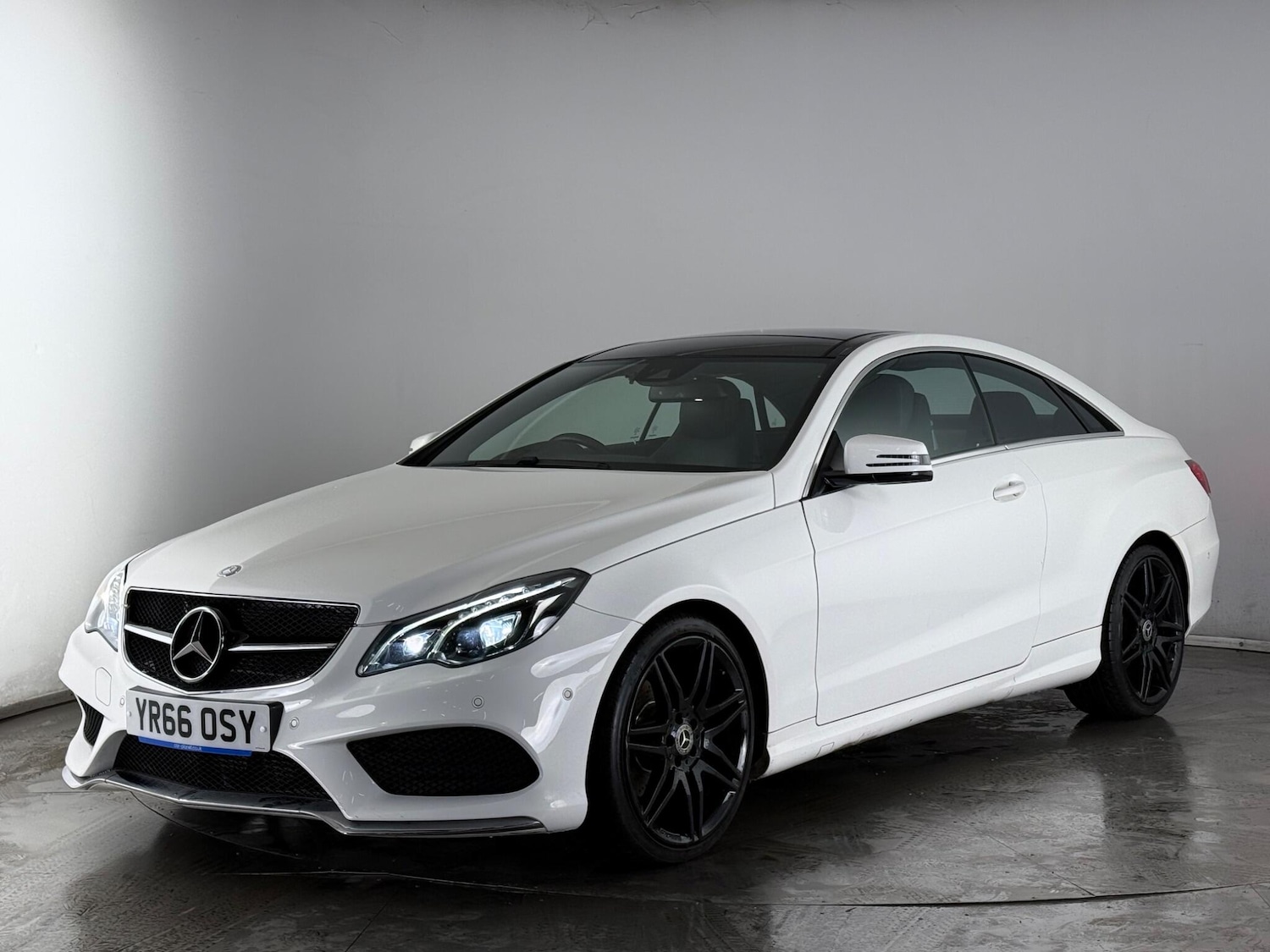 Used Mercedes-Benz E Class 2016 for sale - 77484683: Photo 3