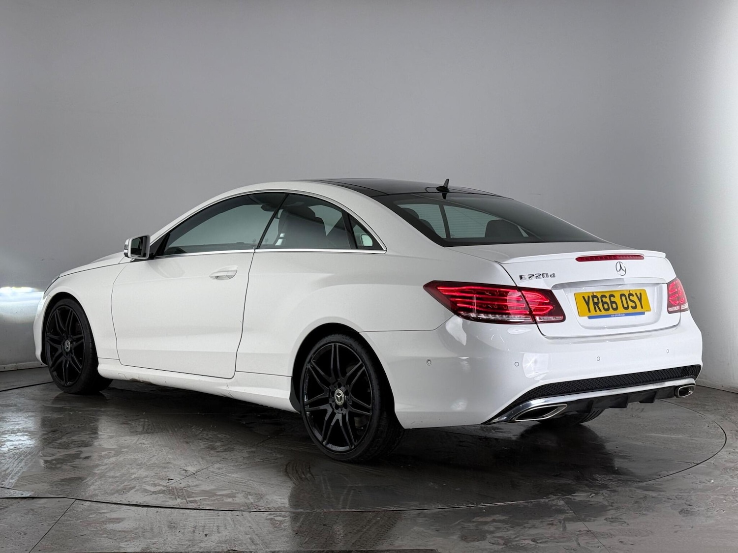 Used Mercedes-Benz E Class 2016 for sale - 77484683: Photo 4