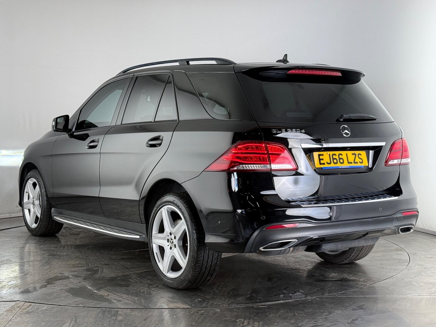 Used Mercedes-Benz GLE 2016 for sale - 76468102: Photo 5