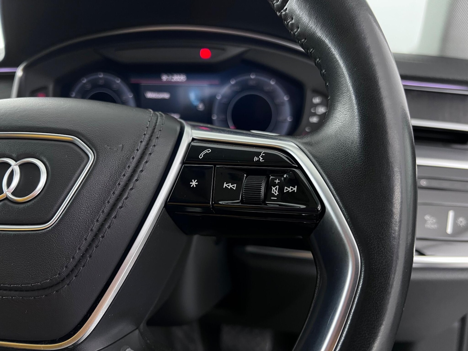 Used Audi A8 2018 for sale - 76522085: Photo 30