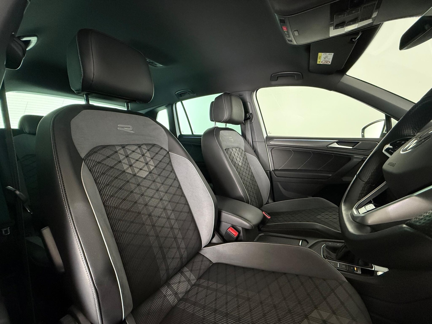 Used Volkswagen Tiguan 2023 for sale - 77497628: Photo 10