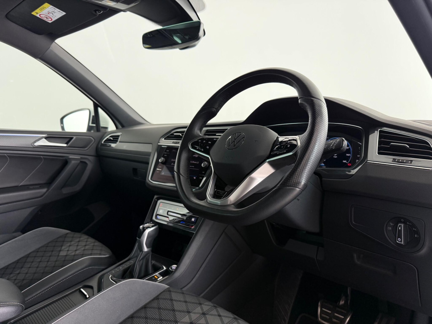 Used Volkswagen Tiguan 2023 for sale - 77497628: Photo 9