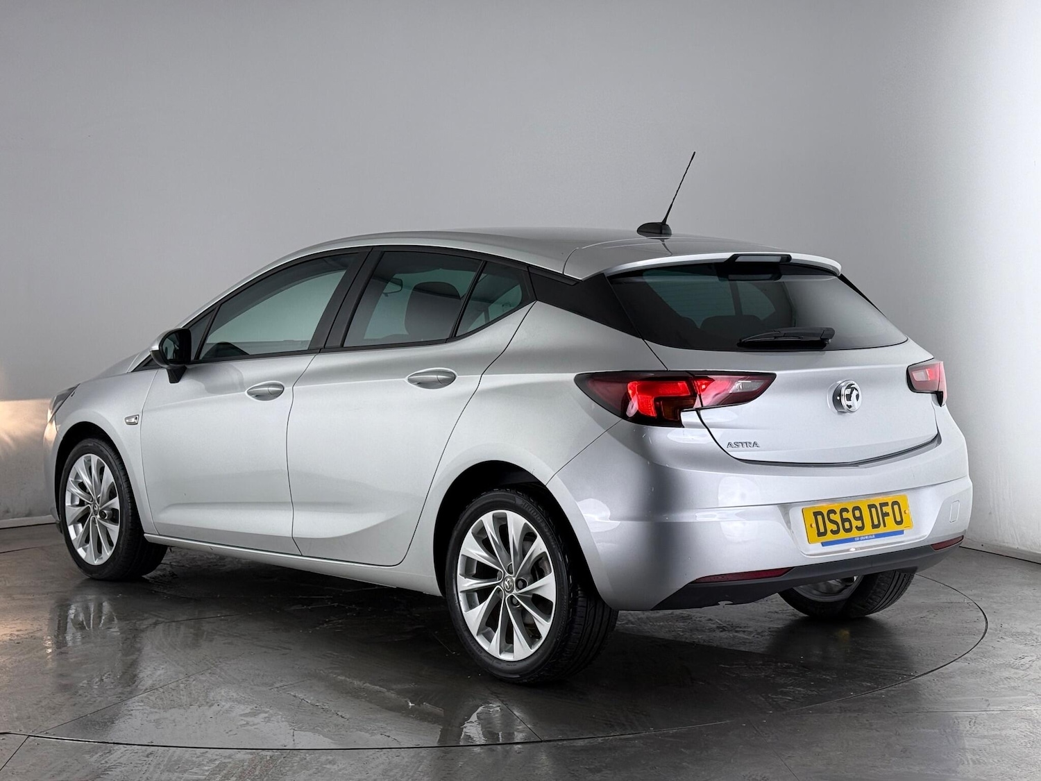 Used Vauxhall Astra 2019 for sale - 77180995: Photo 3