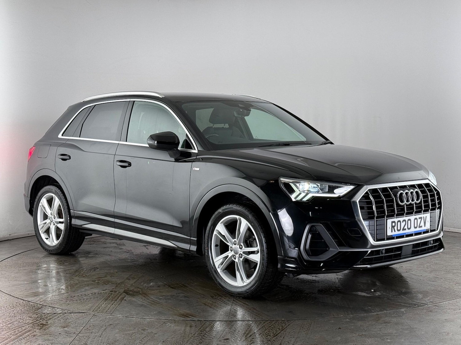 Used Audi Q3 for sale - 76997609: Photo 1