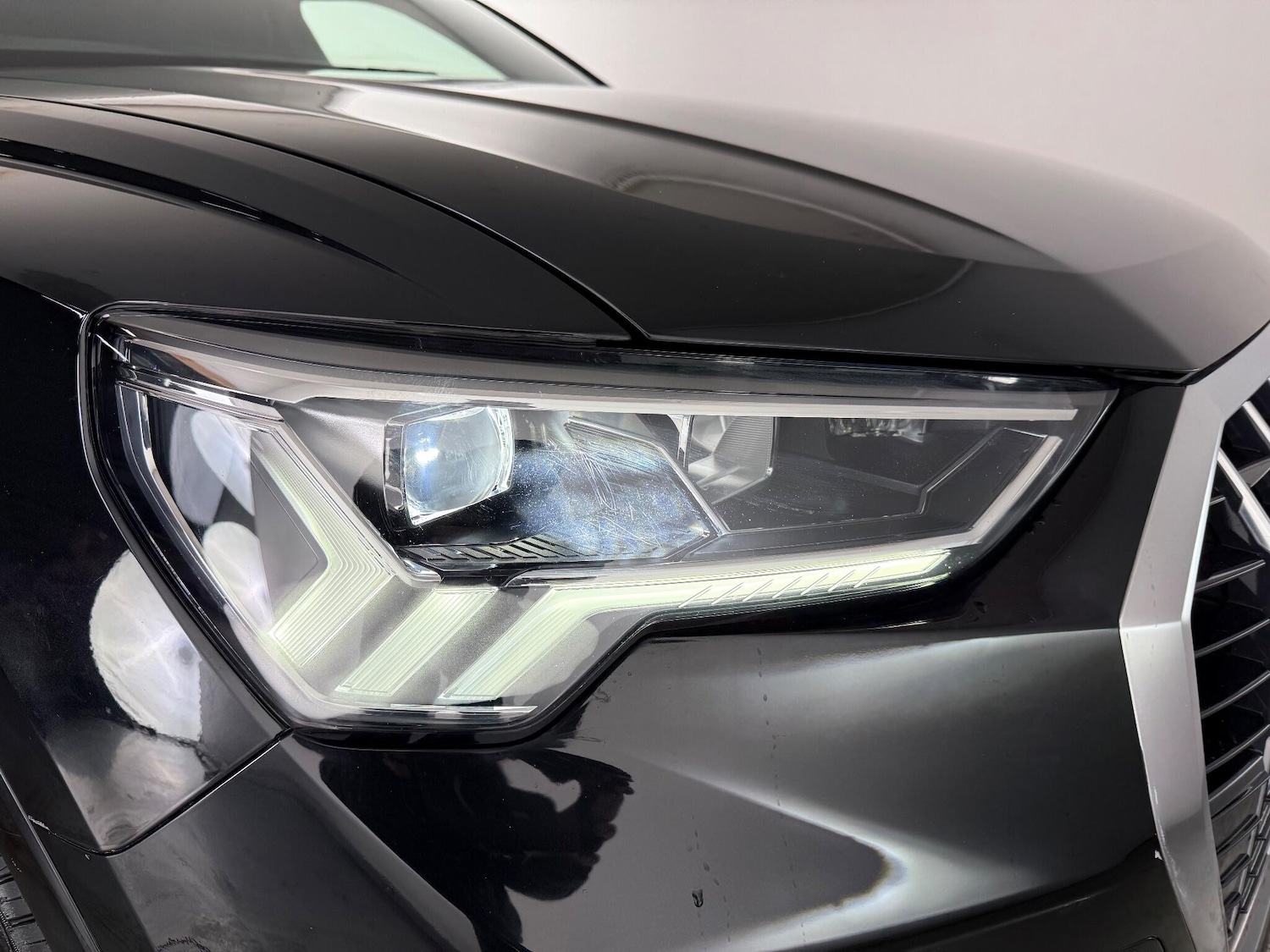 Used Audi Q3 for sale - 76997609: Photo 8