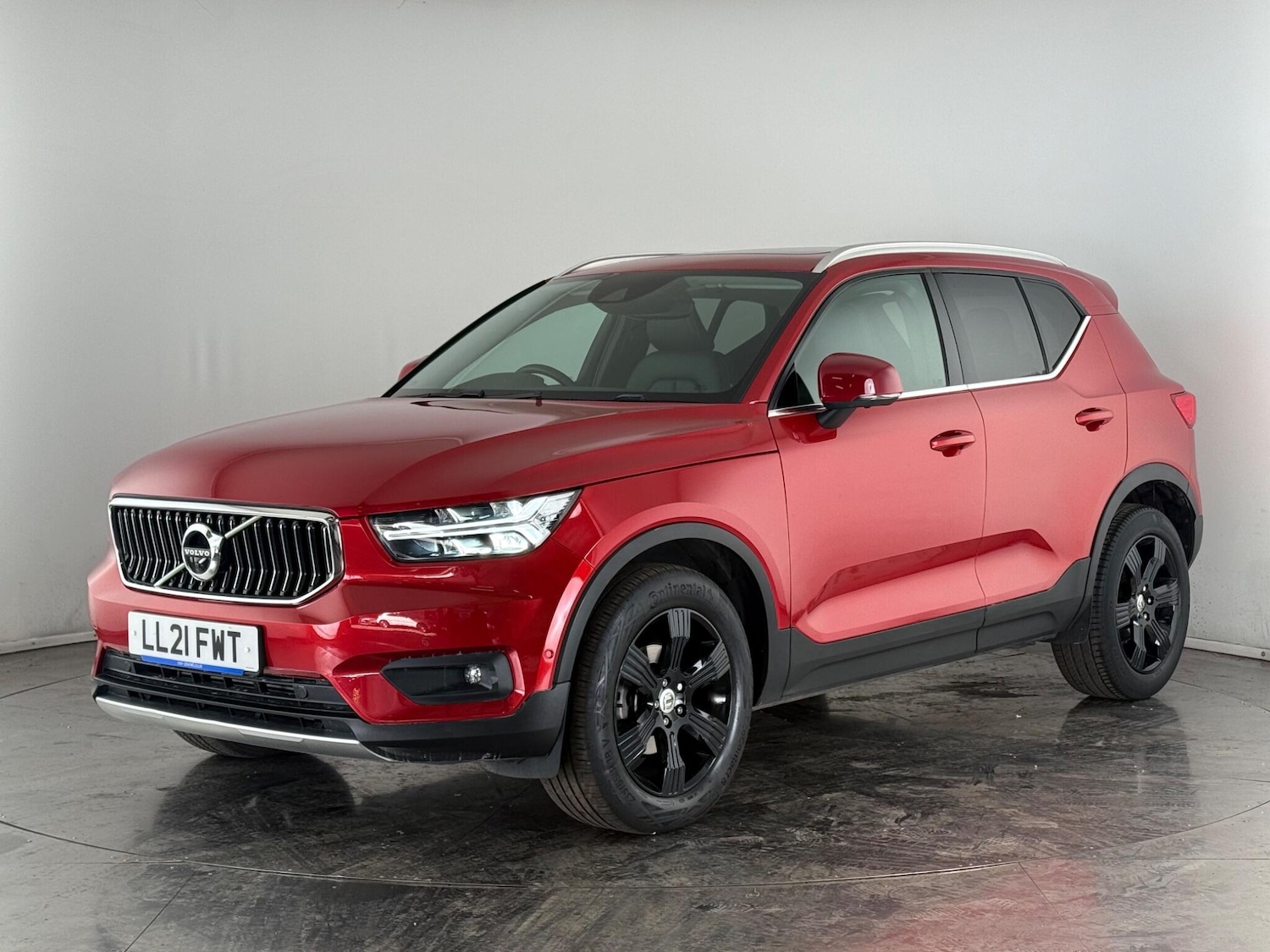 Used Volvo XC40 2021 for sale - 77216569: Photo 2