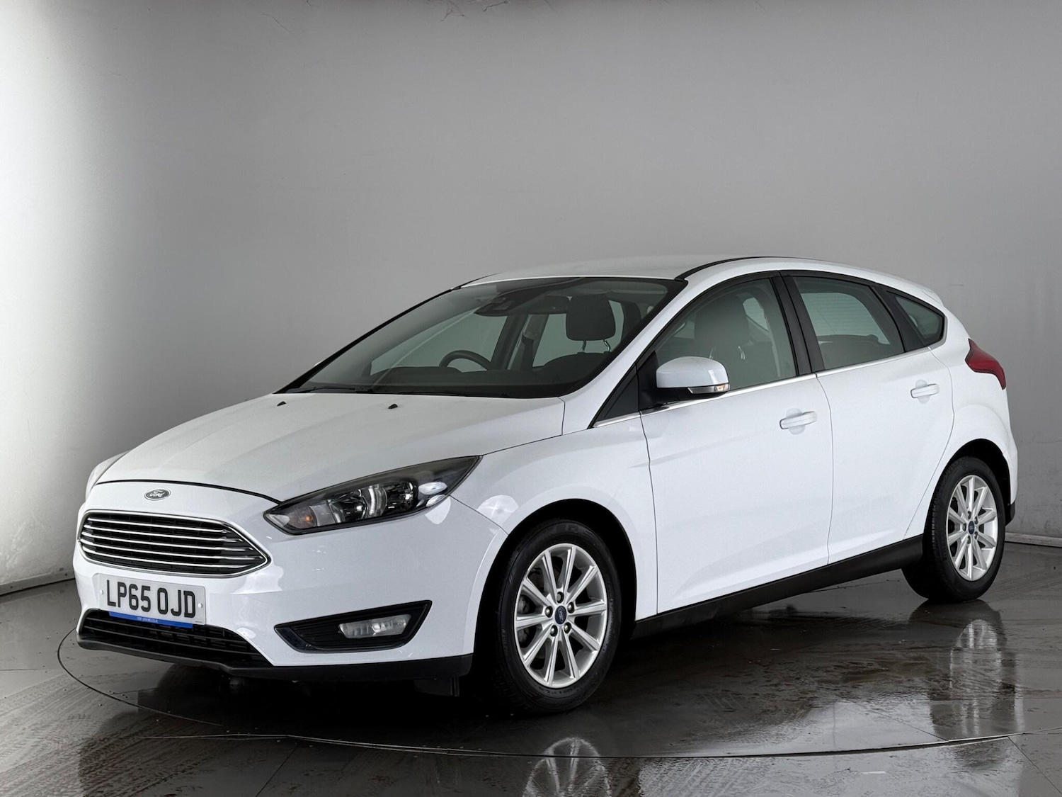 Used Ford Focus 2016 for sale - 77461060: Photo 2