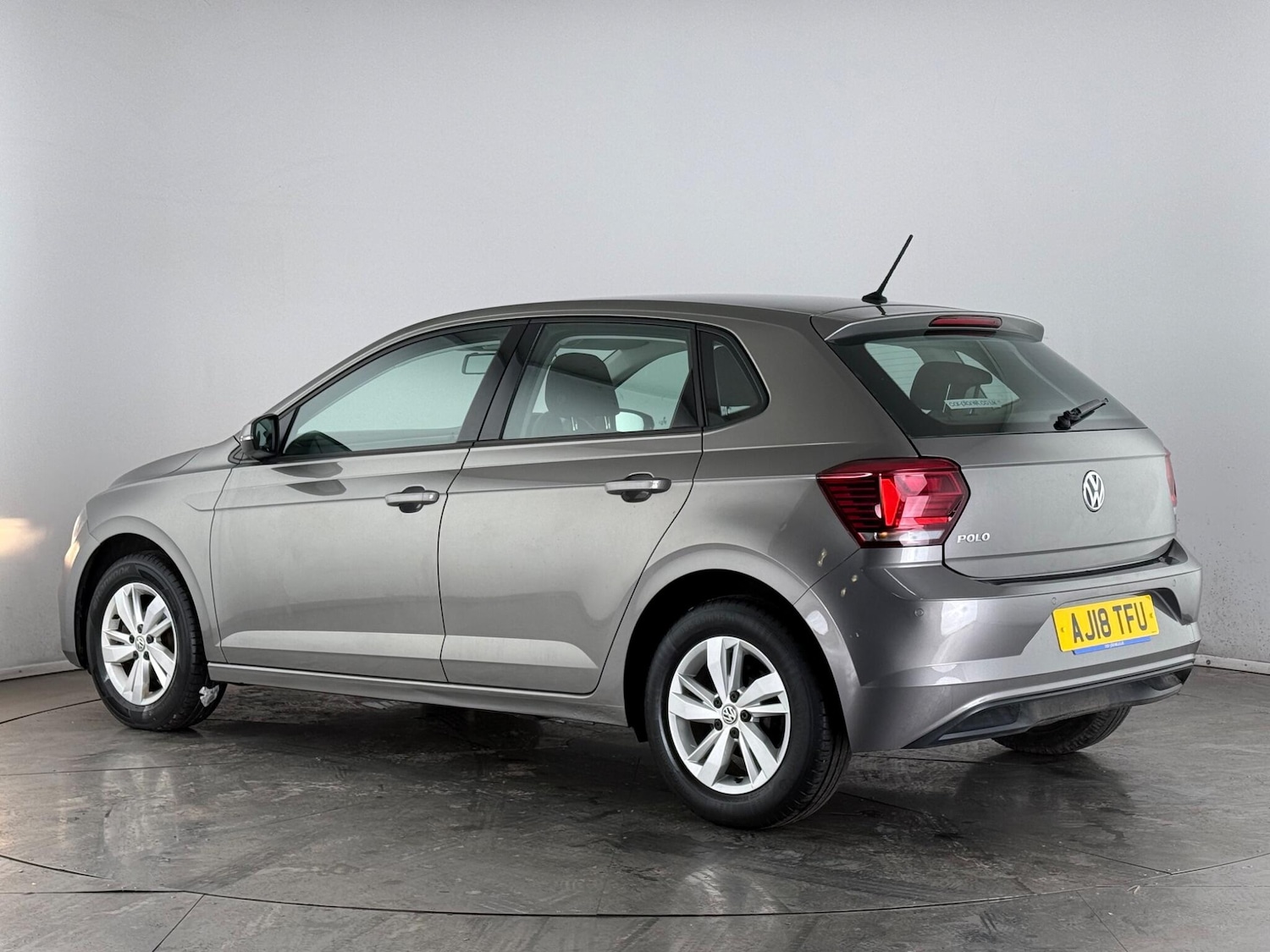 Used Volkswagen Polo 2018 for sale - 77543475: Photo 3