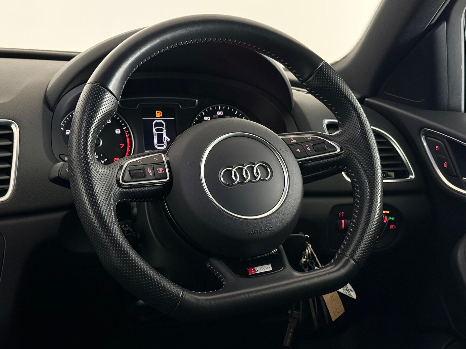 Used Audi Q3 2018 for sale - 77216935: Photo 16