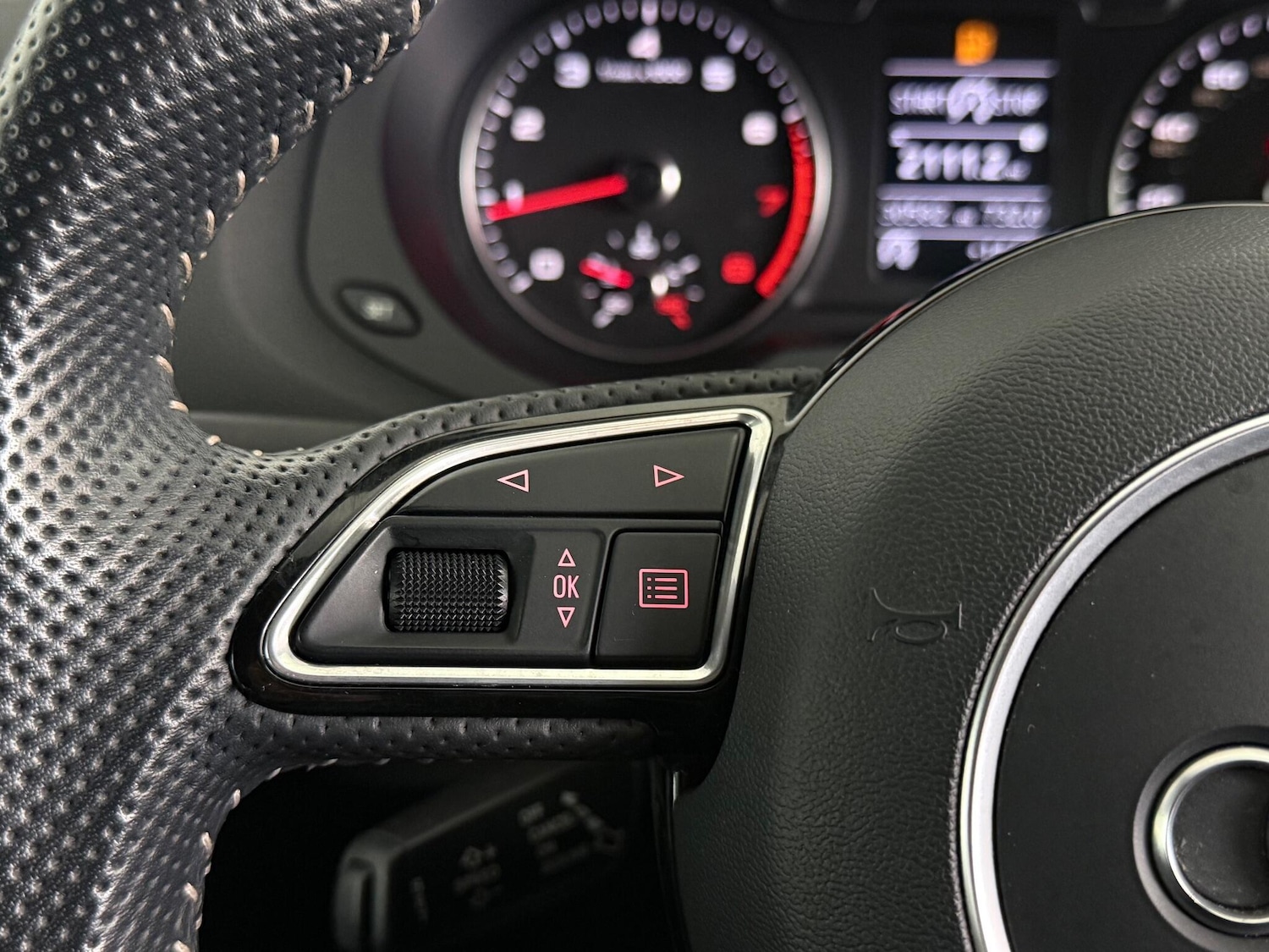 Used Audi Q3 2018 for sale - 77216935: Photo 20