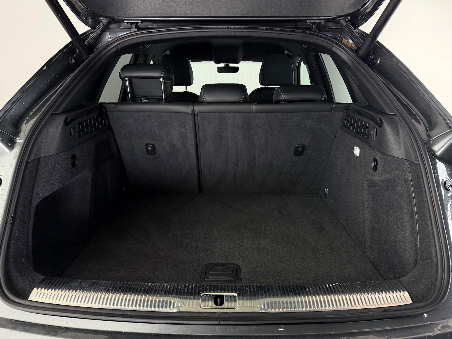 Used Audi Q3 2018 for sale - 77216935: Photo 9