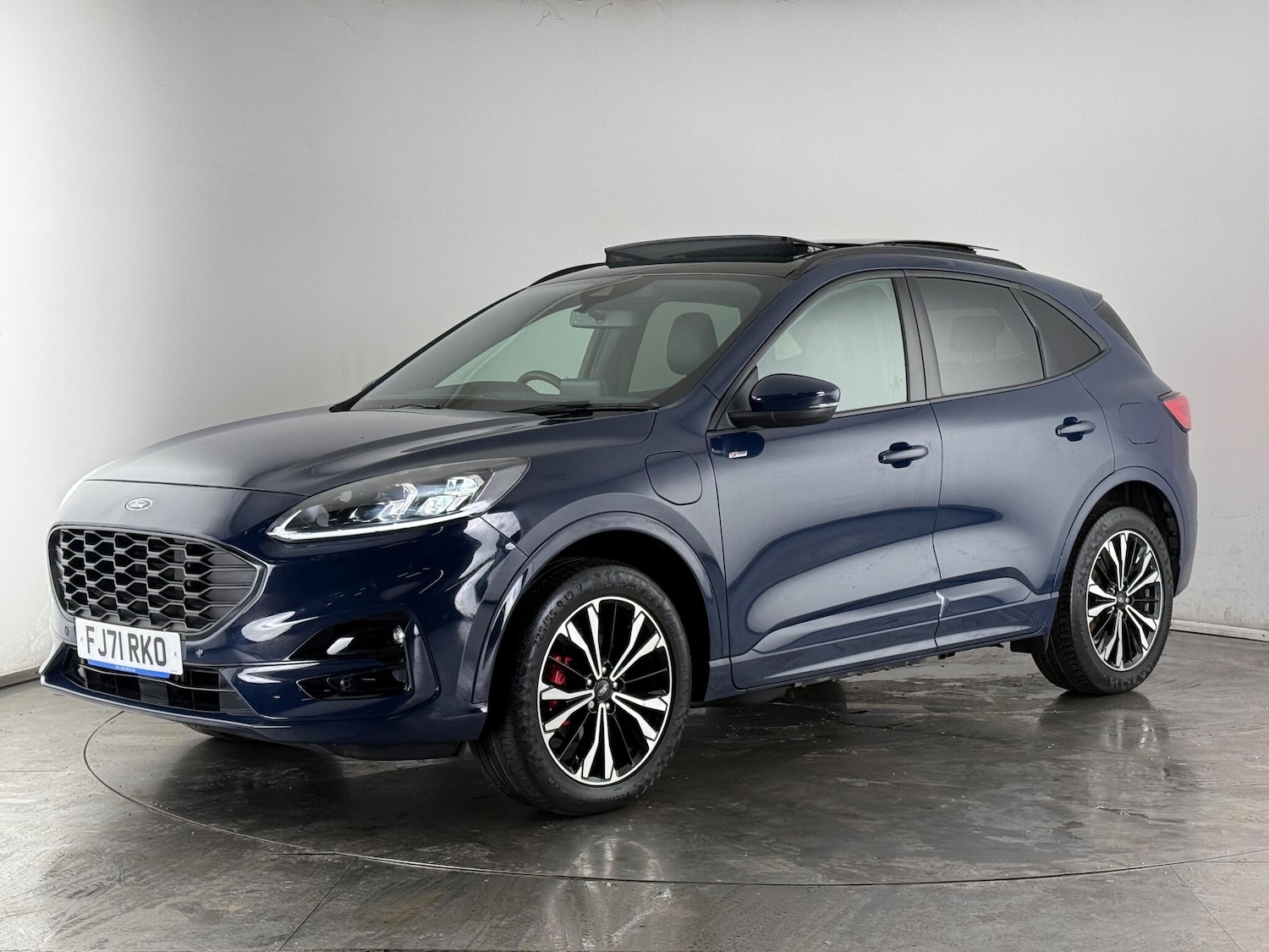 Used Ford Kuga 2021 for sale - 77260376: Photo 2