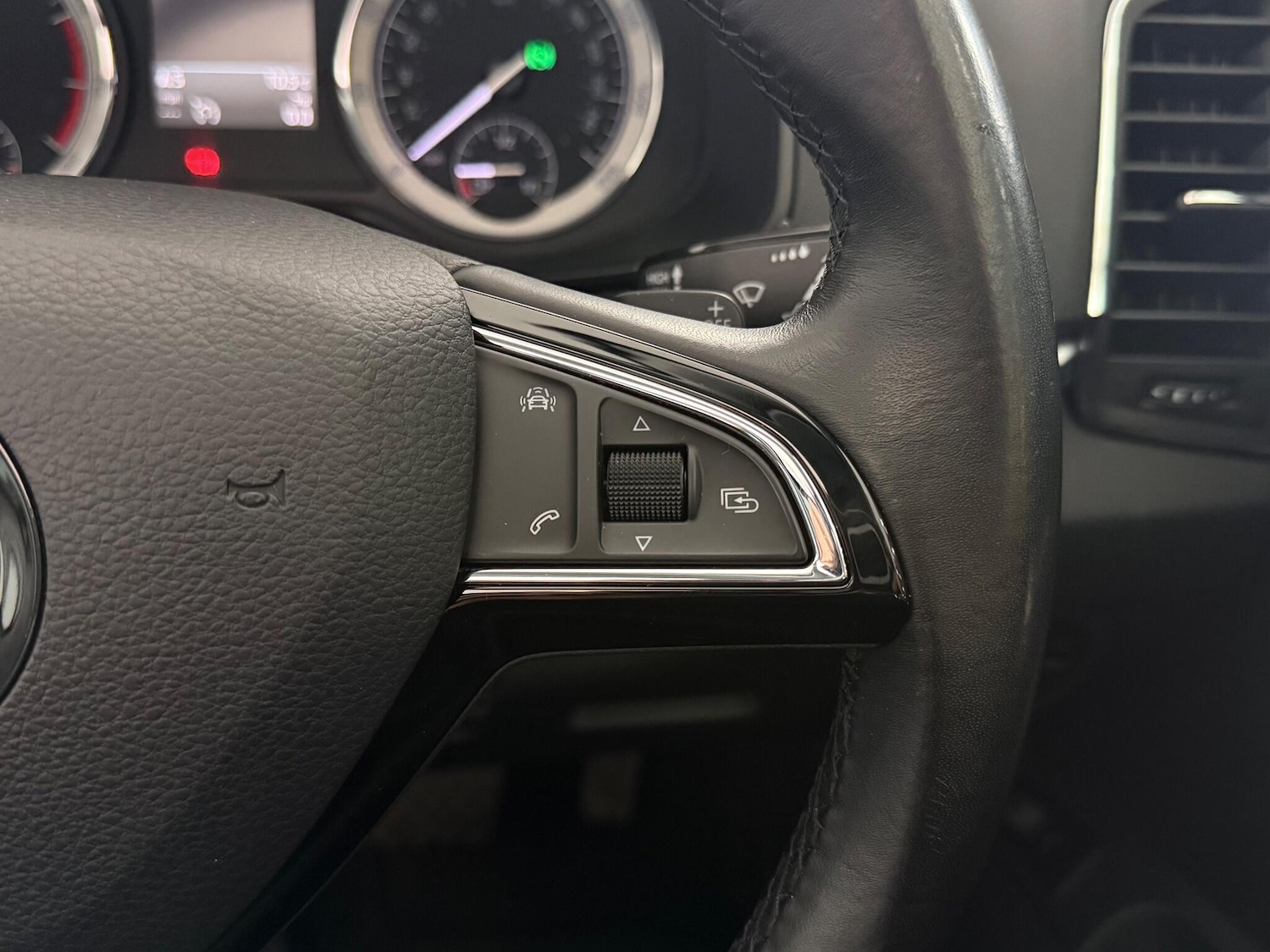 Used Skoda Karoq 2018 for sale - 77222523: Photo 20