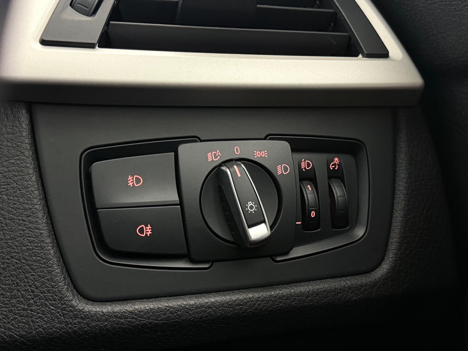 Used BMW 3 Series 2015 for sale - 77260027: Photo 31