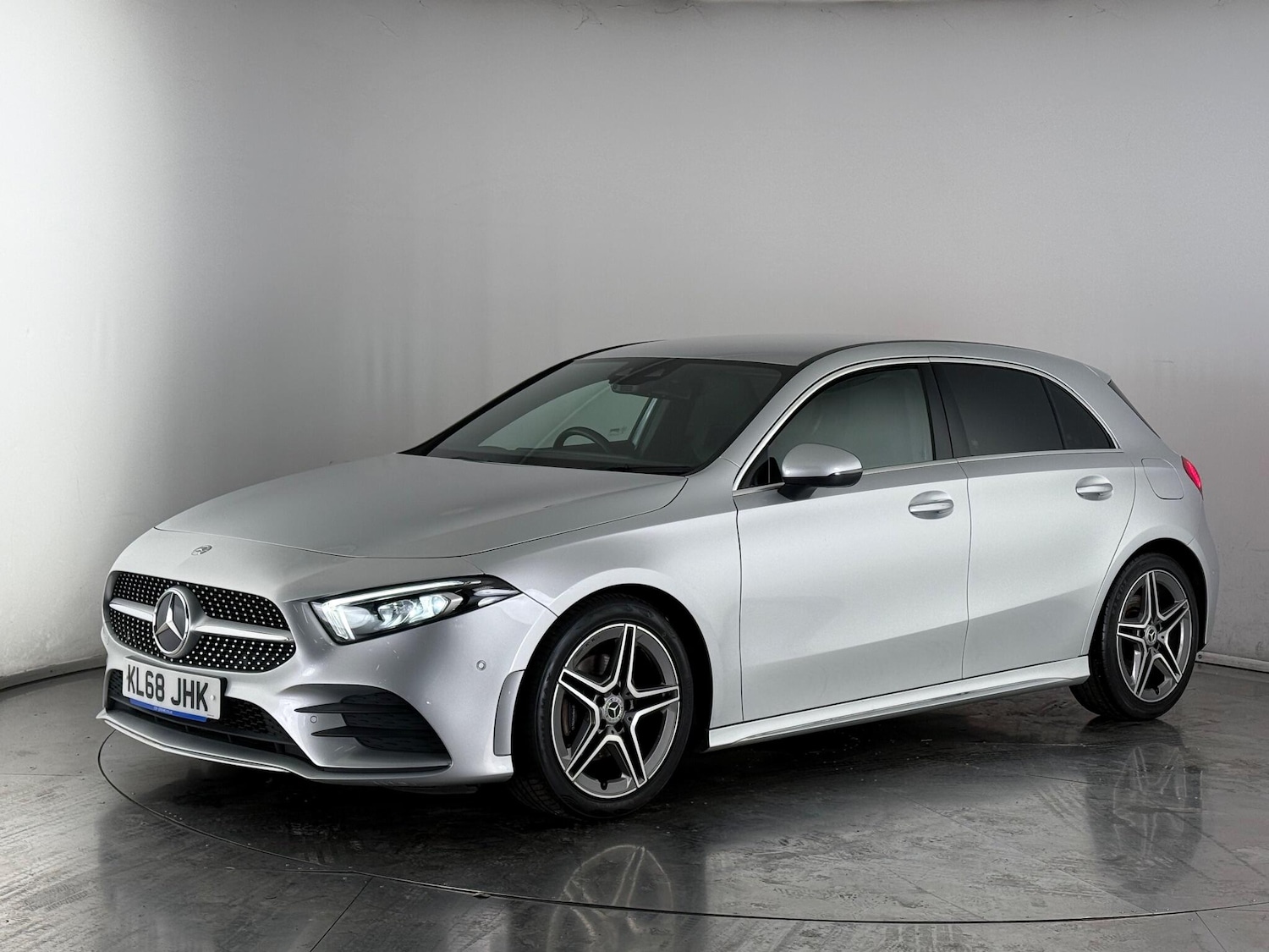 Used Mercedes-Benz A-Class 2019 for sale - 76468340: Photo 3