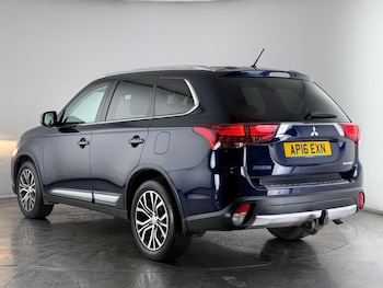 Used Mitsubishi Outlander 2016 for sale - 77268200: Photo