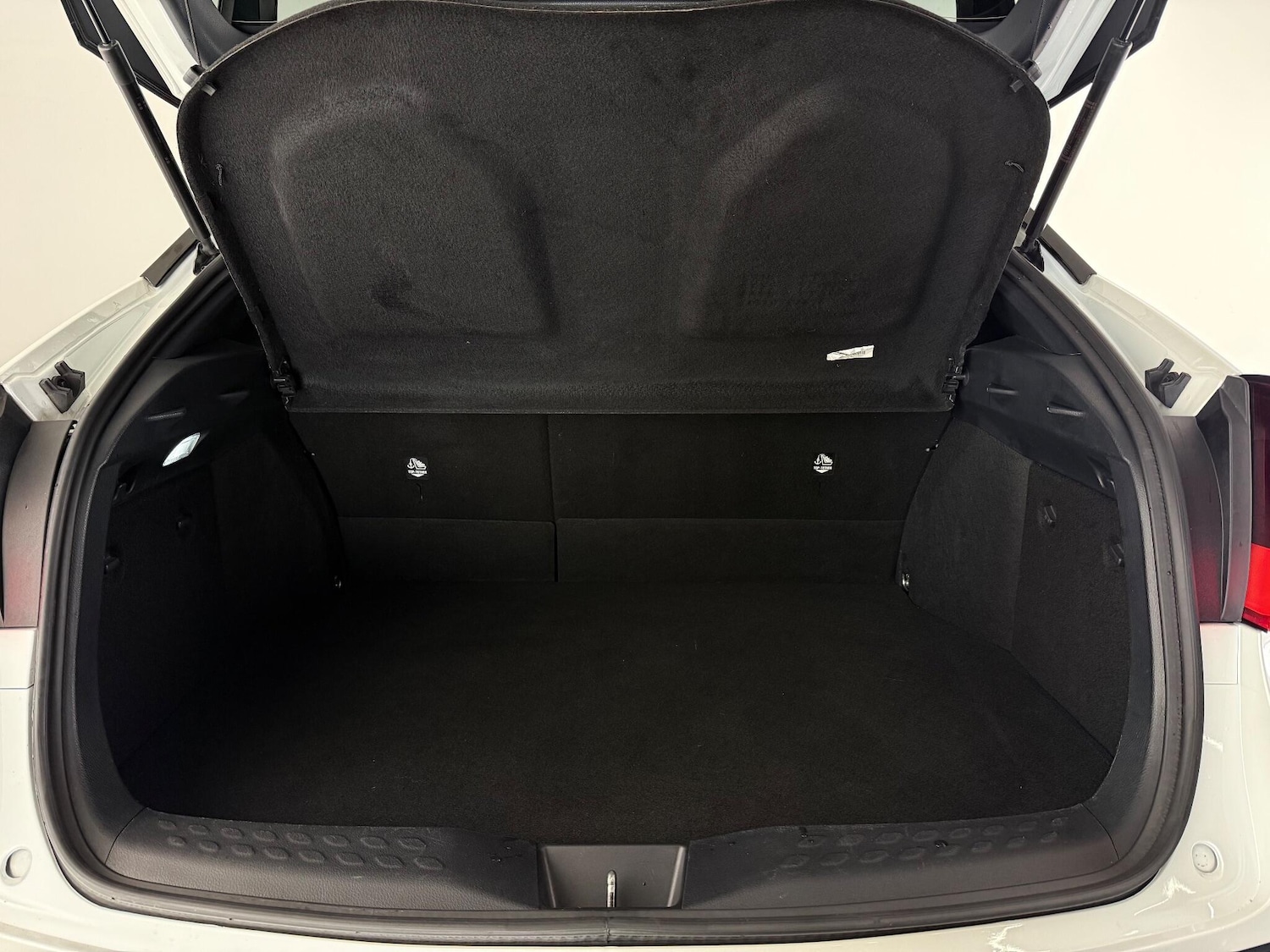 Used Toyota C-HR 2023 for sale - 76468140: Photo 12